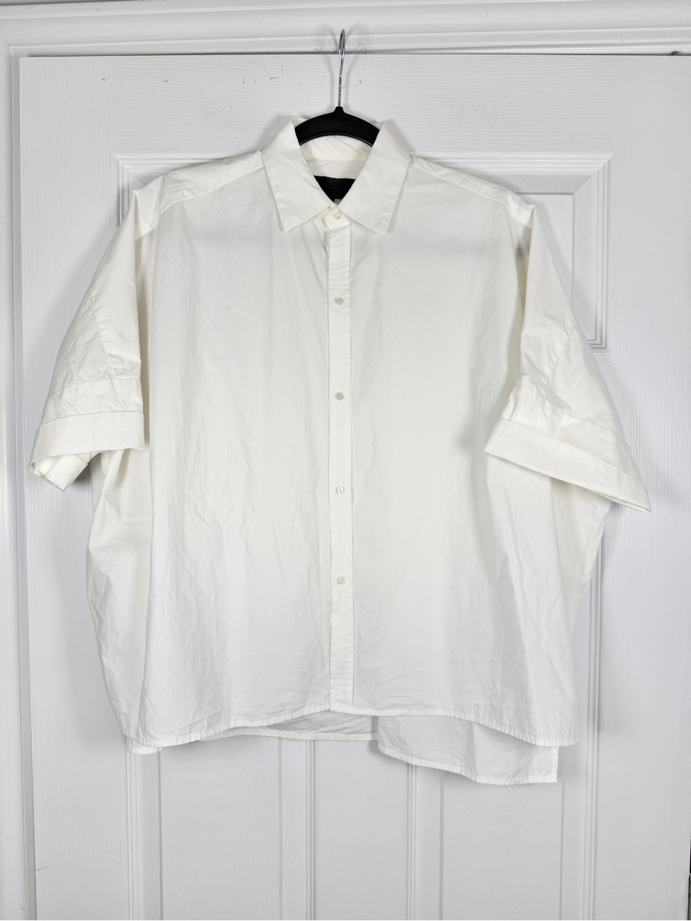 NILI LOTAN Size S • Ivory White Short Sleeve Button-Up Blouse.